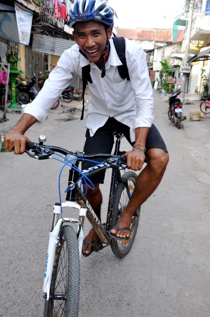 Untac smiles on mountain bike Untac on Bike